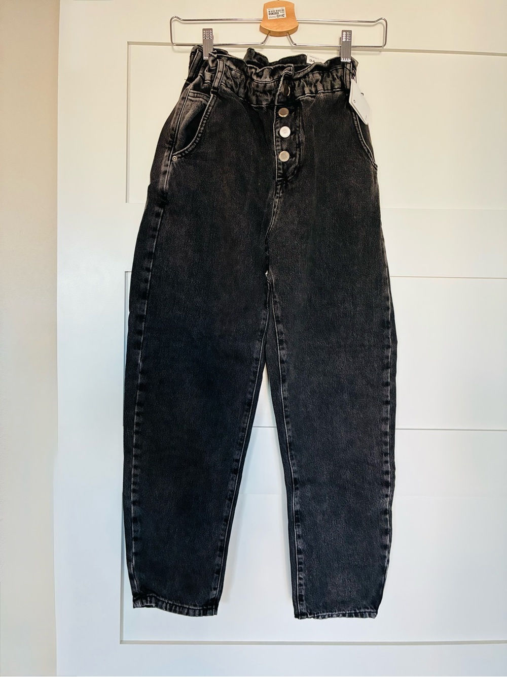 *NWT* ZARA 34 US2 Black Paper Bag Waist Carrot Leg Denim Jeans